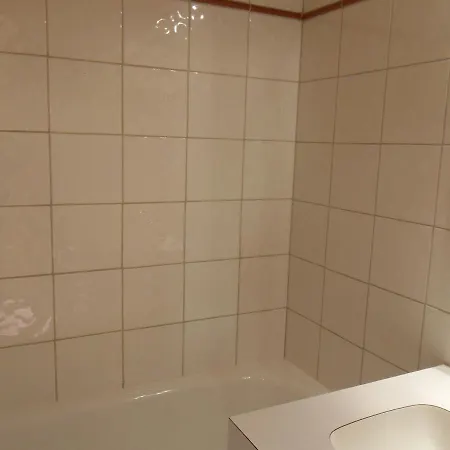 Divisible 4 Pers, Centre Station, Balcon Sud, Proche Pistes, Animaux Admis - Fr-1-181-2699 *